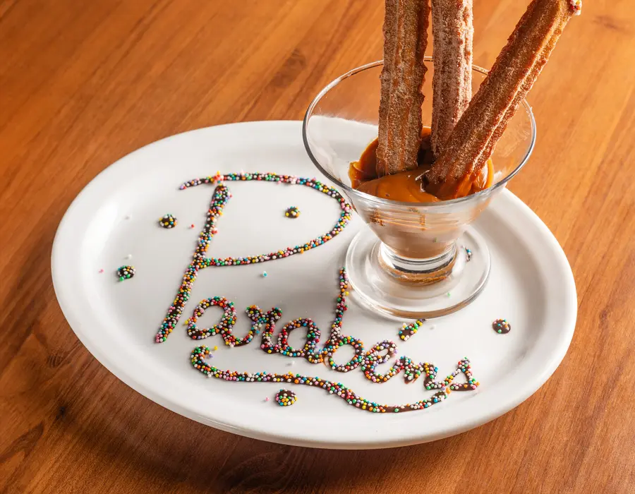 Sobremesa de aniversário no ' ~ marca ~ '